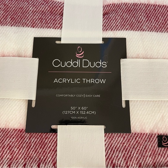 Cuddl Duds- red and white striped acrylic throw blanket- 50” x 60” - Picture 6 of 8